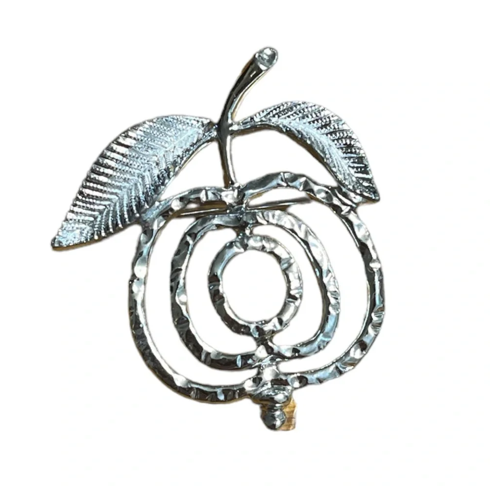 ✨ 3/$15 ✨ Silver Toned Sarah Coventry Apple Brooch